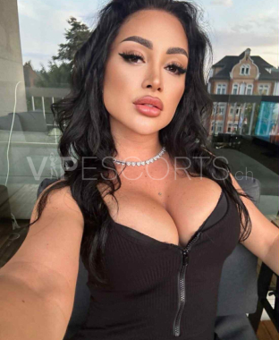 Laura gallery image